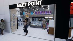 Aeropuerto de Santiago refuerza estrategia de expansión de locales comerciales de alta demanda para los pasajeros.