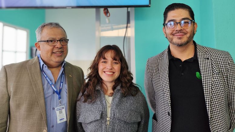 Gustavo Santa María, Patzi Flores, encargada de Producto de Juliá Tours; y Juan Carlos León.