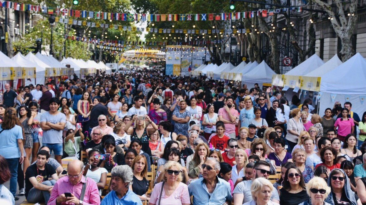 Se viene una nueva edición del Festival de las Colectividades en Buenos Aires. Descubrí de qué se trata el evento y todo lo que ofrece.&nbsp;