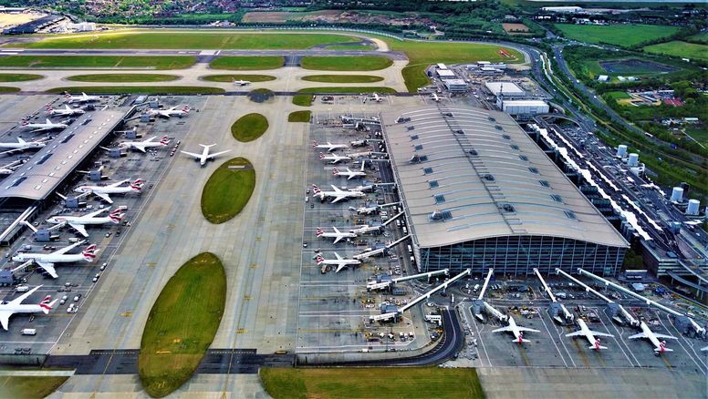 Europa, en niveles críticos de reservas de combustible de aviación.