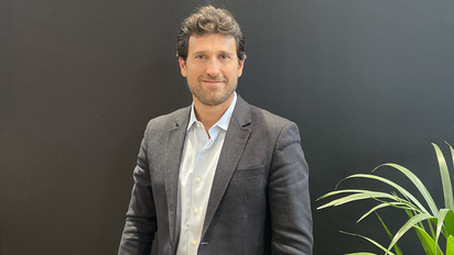 Fernando Gagliardi, director de Marketing, Ventas y Distribución del Grupo Meliá Hotels International- División Brasil, en el stand de la compañía en Fitur 2023