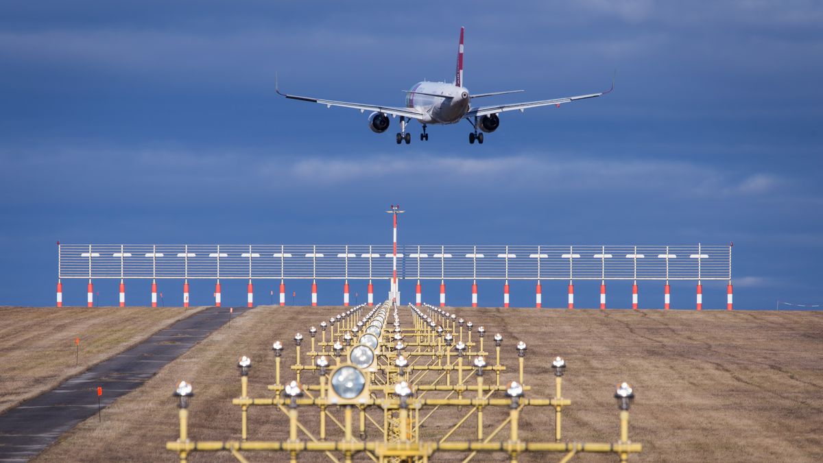 Por la Agencia Nacional de Infraestructura varios aeropuertos del país que modernizan para atender récord de pasajeros.