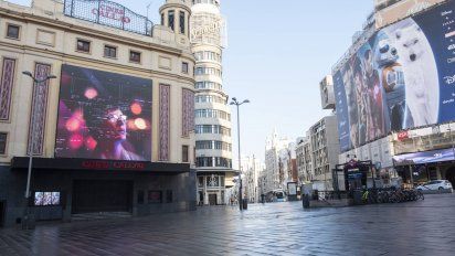 España: entre el avance del coronavirus y los paliativos insuficientes