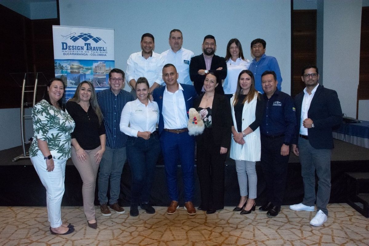 Caravana de promoción de Universal Group en Colombia.