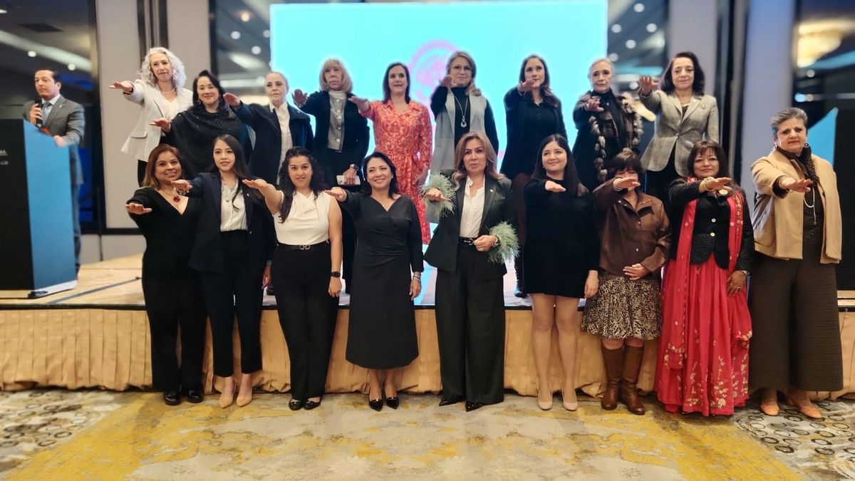 Toma de protesta de la Mesa Directiva 2026 de AFEET.