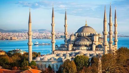 Vacaciones en Turquía y Dubái: una aventura mágica entre historia, lujo y desierto