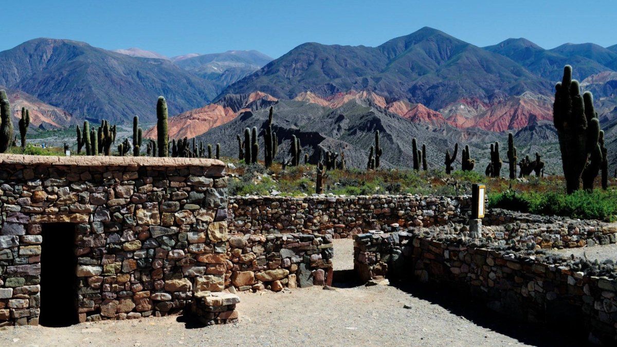 Tilcara es un bello y antiguo pueblo, en el corazón de la Quebrada de Humahuaca. Tilcara es un bello y antiguo pueblo, en el corazón de la Quebrada de Humahuaca.