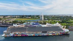 Norwegian Cruise Line inauguró la primera temporada del Norwegian Aqua.