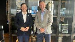 Aruba: Jordan Schlipken, autoridad de turismo para Latinoamérica; Álvaro Caballero, director para Chile y Perú, 