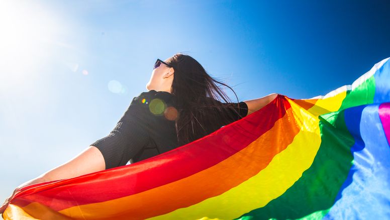 Turismo LGBT Muchos estudios advierten que cada vez más los turistas en general evaluarán a las empresas y países bajo la lupa de sus propios valores.&nbsp;