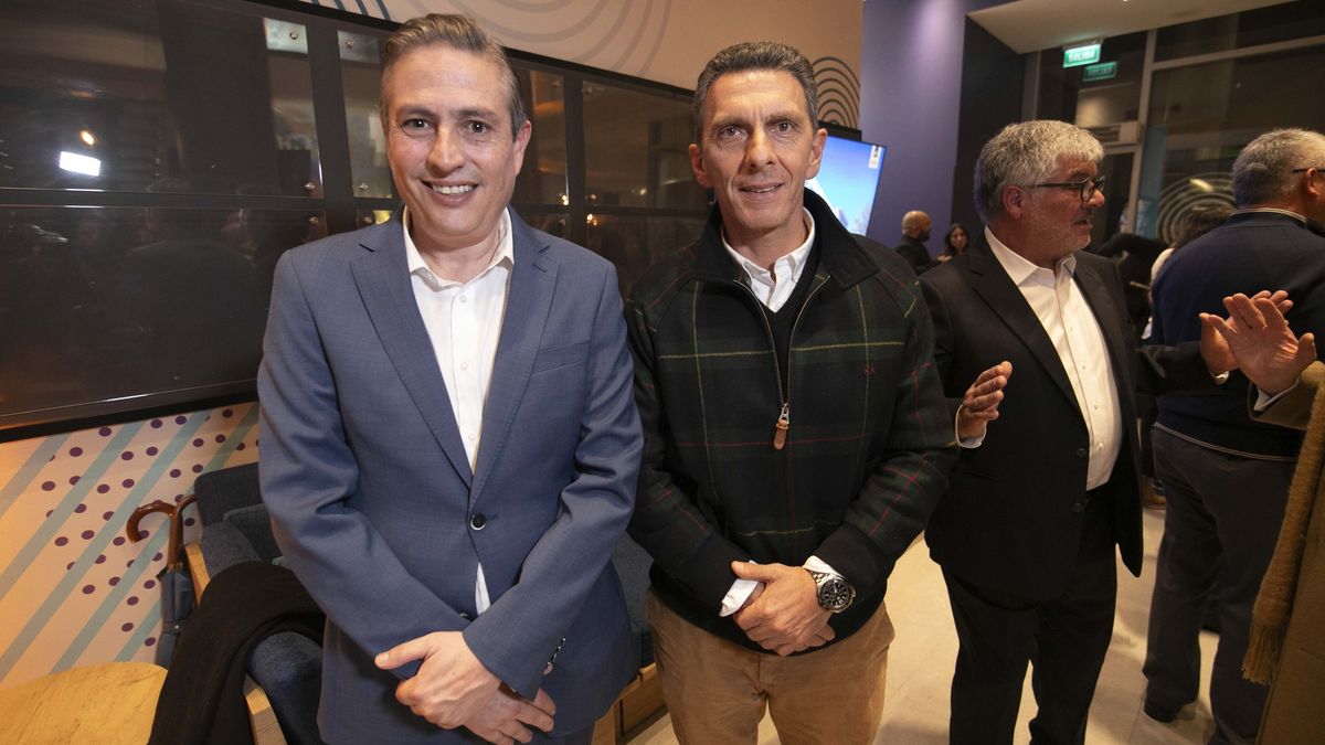 Camilo Navas, de Hoteles Ferrat; Camilo Benavente, alcalde de Chillán.