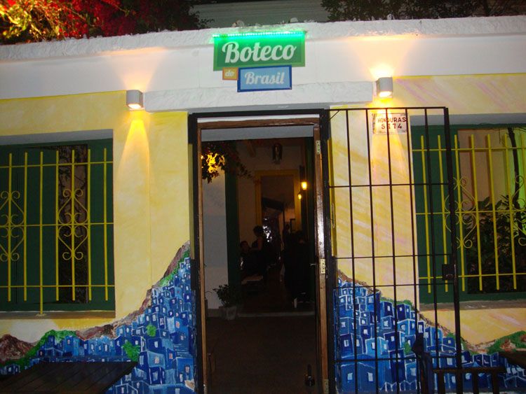 Boteco do Brasil se convirtió  un punto de encuentro para los brasileños que viven en Buenos Aires y los argentinos amantes de su cultura.