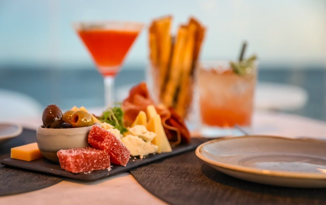  Huma Rooftop bar & Lounge se encuentra en la Parada 10 de la Playa Brava, Punta del Este.