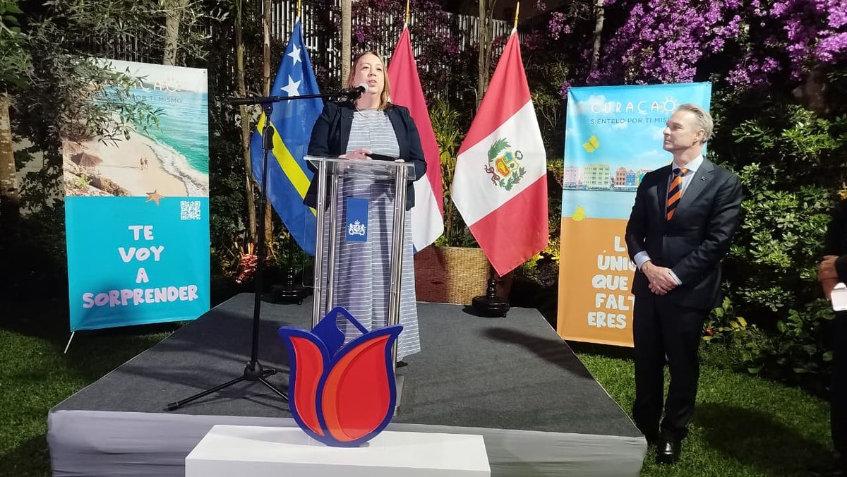 Nancy Laca, viceministra de Turismo, brind&oacute; unas palabras respecto a la nueva ruta de Latam Airlines a Curazao.