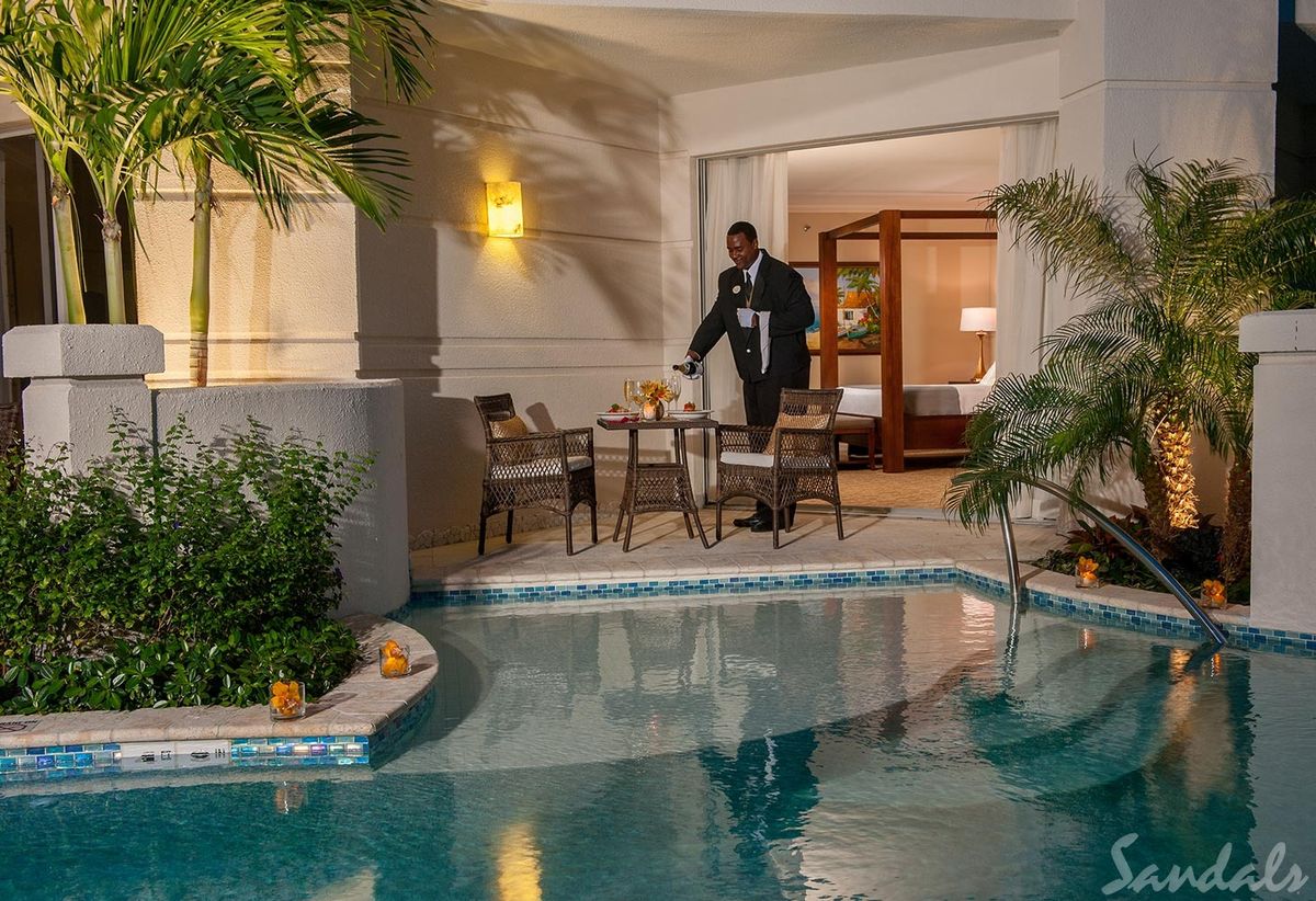 Renovadas habitaciones y suites de Sandals Royal Bahamian.