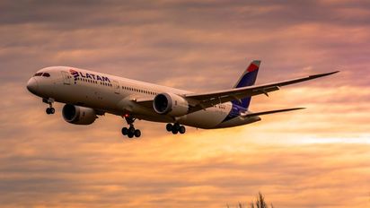 Revisa las actividades dentro en la Base de Operaciones y Mantenimiento de Latam por el Día del Patrimonio