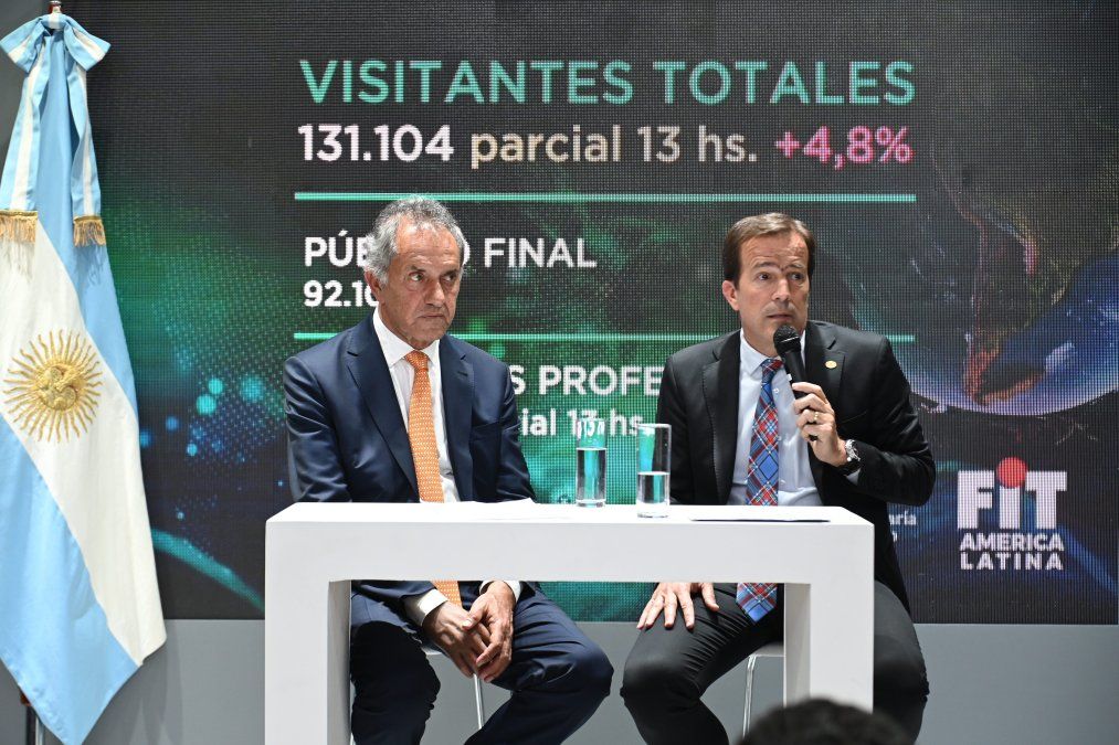 Daniel Scioli y Andrés Deyá. Faevyt busca hacerse cargo de las capacitaciones que se cortaron en Suipacha.