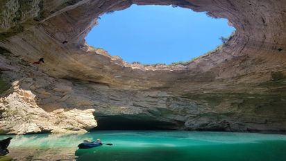 Descubre este cenote alejado por miles de kilómetros de la Península de Yucatán.