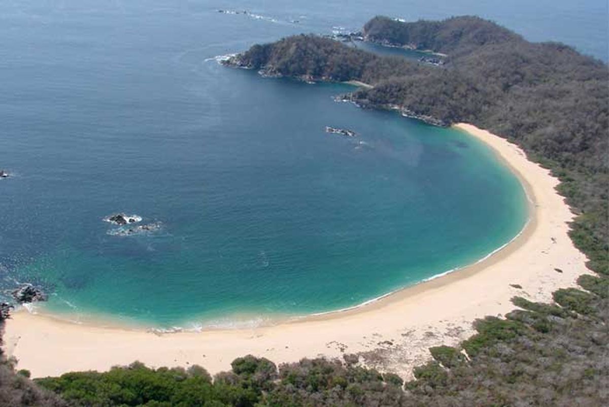 Recuerda preservar estas playas en Huatulco y sigan siendo casi vírgenes.&nbsp;