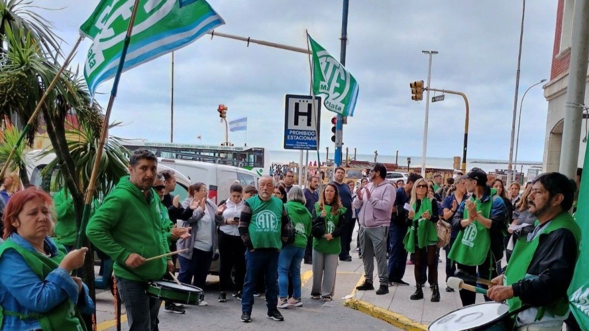 Despidos en turismo: recortes y cierres en hoteles reconocidos de Mar del Plata.