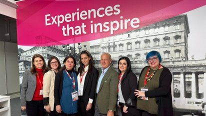 Carrani Tours: Paolo Delfini (dueño), Rosanna Mandina (directora de Operaciones), Letizia Cicconetti (directora general), Zena Batocchi (gerenta de Ventas) y otras representantes presentes en Fitur.&nbsp;