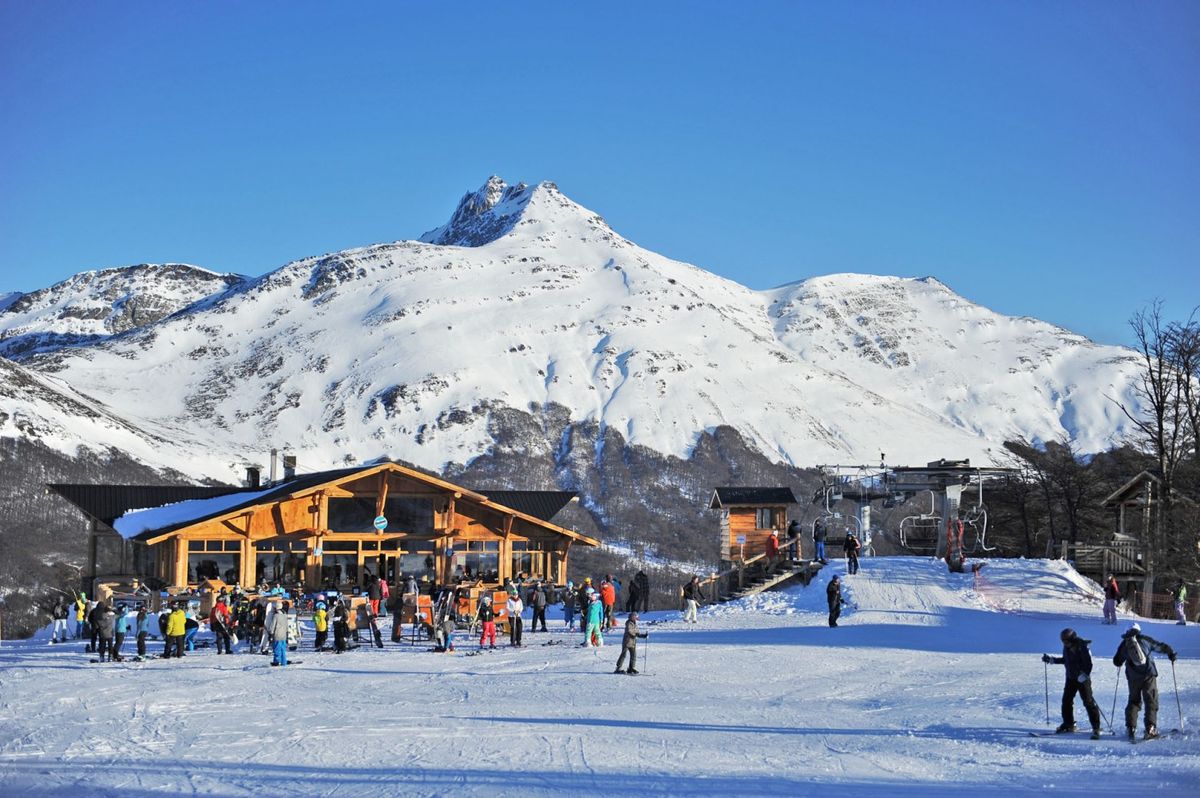 El Cerro Castor tiene cuatro rentals de equipos de nieve.