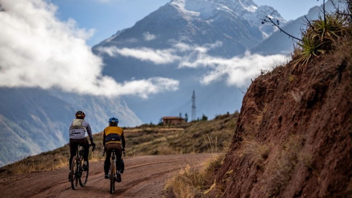 El BikingMan IncaDivide recorrió 1,200 kilómetros en los Andes peruanos de Cusco, potenciando la promoción internacional del turismo de aventura.