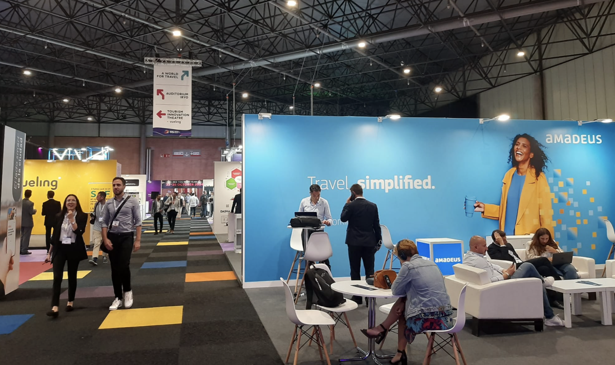 Algunos de los stands del TIS 2023