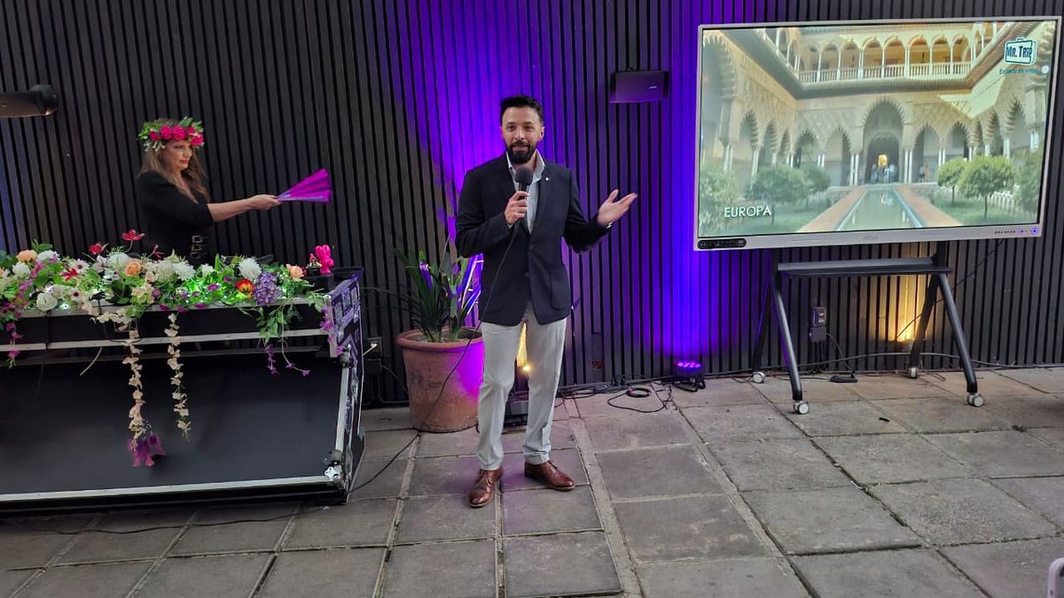 Matías Arraga, Universal Assistance.