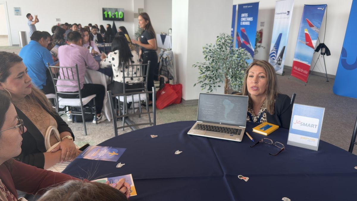 Rueda de negocios de Polimundo en Quito. Mesa de JetSmart.