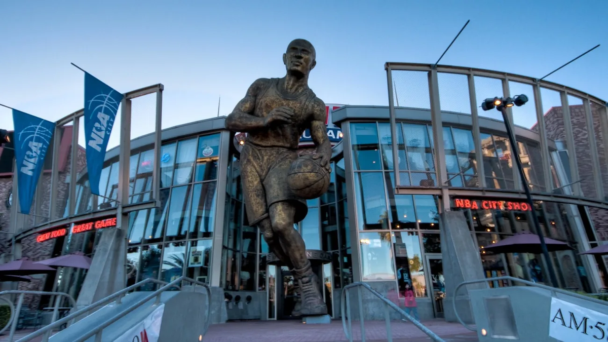 Los partidos de la NBA son un verdadero espectáculo para los amantes del básquet en Orlando.