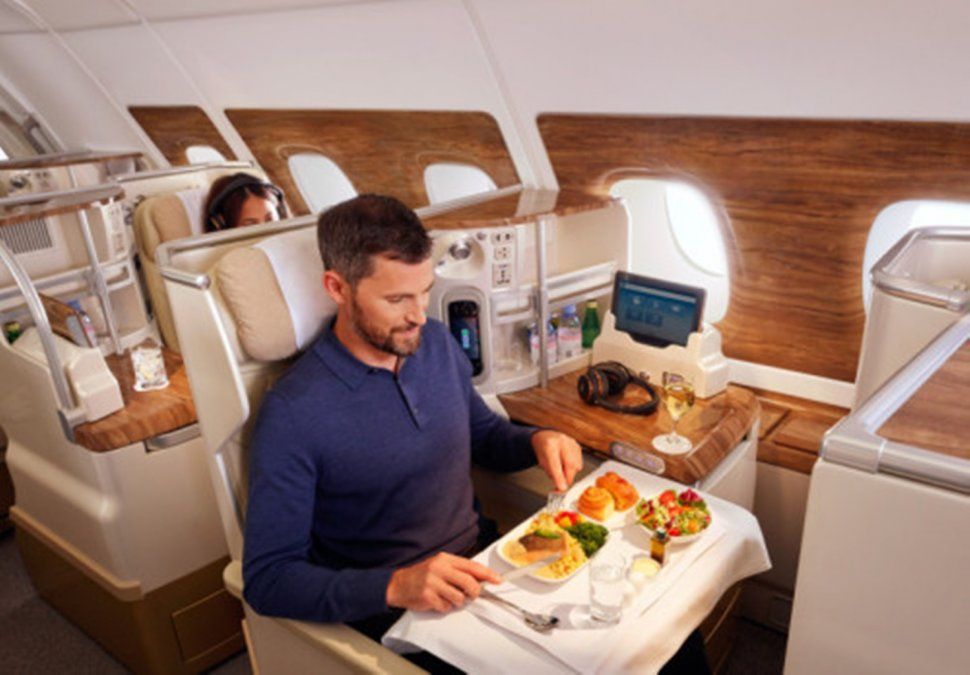 Emirates Airlines permite elegir el plato principal antes del vuelo.