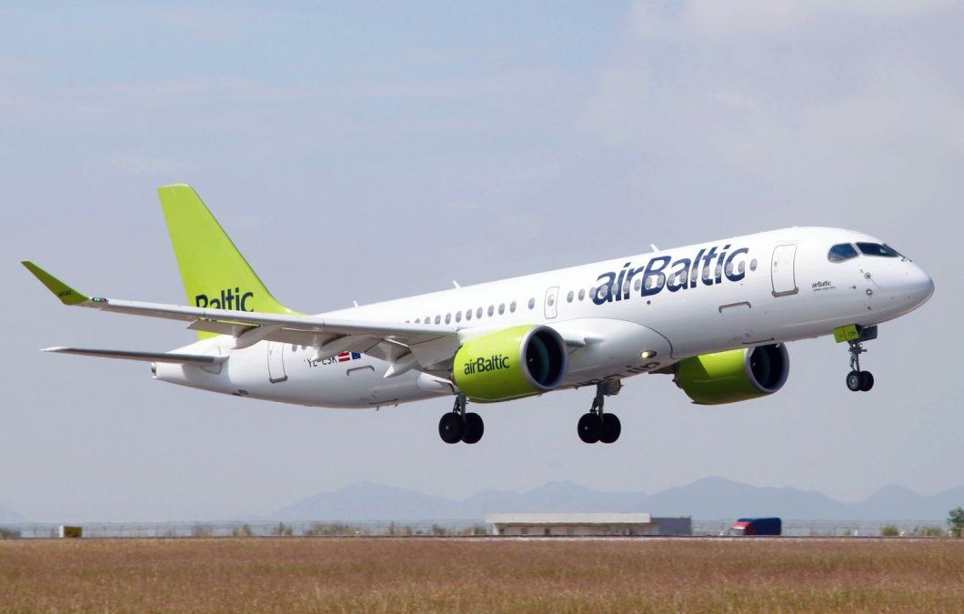 Uno de los Airbus A220/300 de Air Baltic, como los que arrienda Lufthansa.