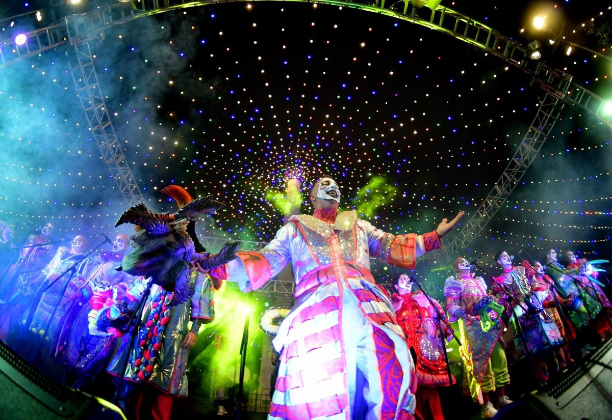 El carnaval de Montevideo dura 40 días y se considera el mas largo del mundo.