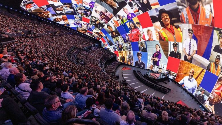 Delta Air Lines participó en Las Vegas de la CES 2025, donde se realizó un vuelo completamente inmersivo para el público, al que siguió la presentación de las nuevas tecnologías y alianzas que la empresa presentará en los próximos años.