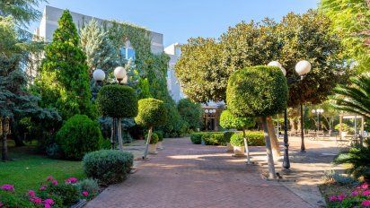 Jardines y espacios verdes del Checkin Valencia Ciscar.