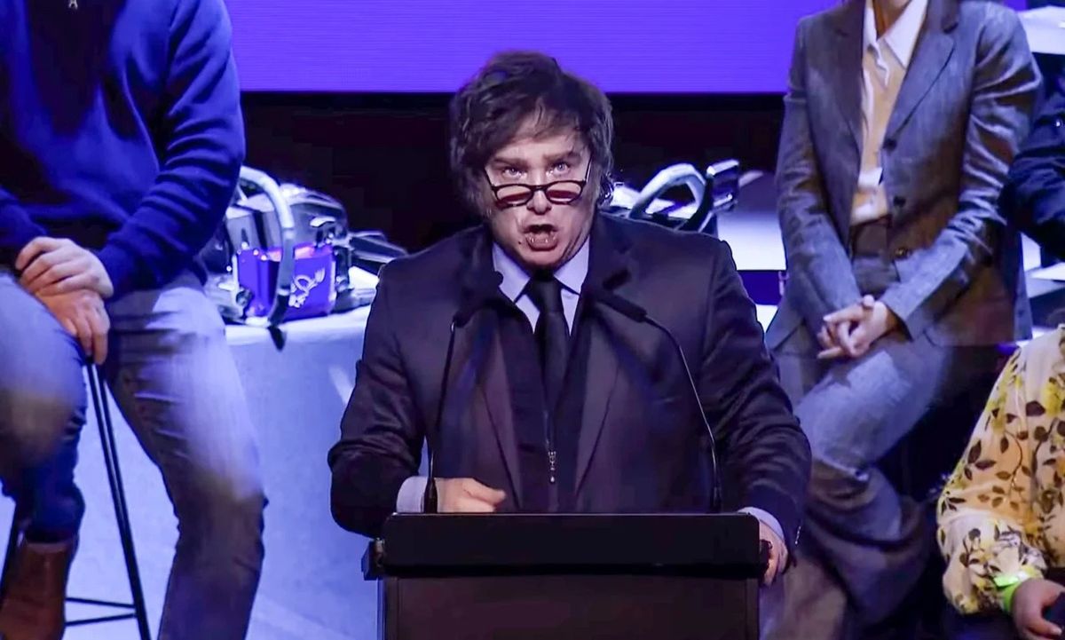 Javier Milei encendió la polémica contra el PreViaje y Matías Lammens lo defendió.