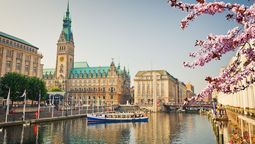 Desde Pe-Tra Operadora aseguran que viajar por Alemania es fácil gracias a su infraestructura eficiente, que te permite explorar regiones contrastantes en pocos días.