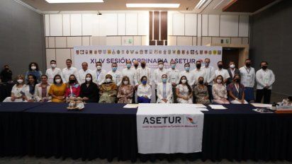 La nueva Mesa Directiva de Asetur.