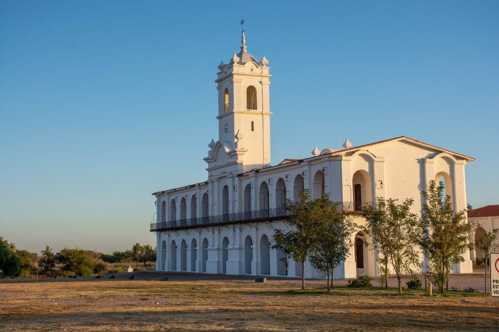 La Punta es considerada la primera ciudad del siglo XXI y replica en San Luis edificios históricos como el Cabildo de Buenos Aires.