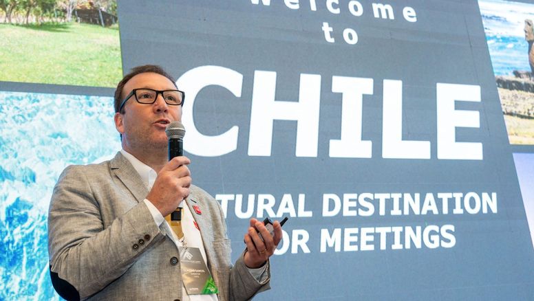 Claudio Sances, encargado nacional de turismo de reuniones de Sernatur, expuso sobre Chile como destino ideal para el Turismo MICE.