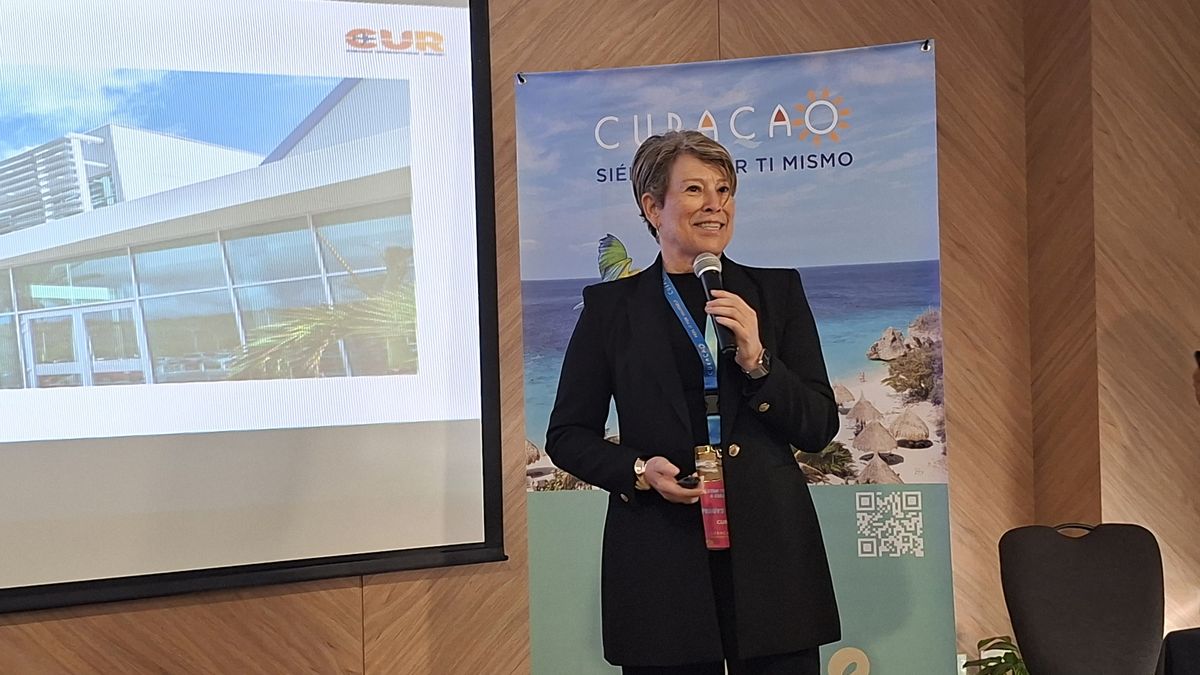 Peggy Croes, vicepresidenta senior de desarrollo del mercado de la aviación del aeropuerto de Curazao.