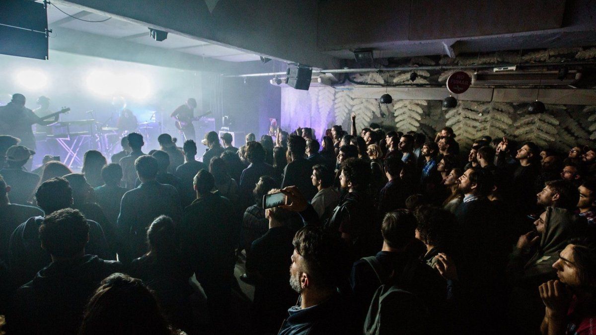 El Club Cultural Matienzo invita a pasar una noche a pura música. El Club Cultural Matienzo invita a pasar una noche a pura música.