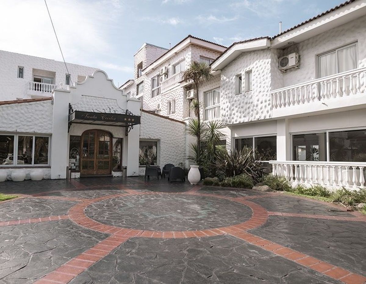 A media hora del estadio, en Villa Carlos Paz, Santa Cecilia Hoteles & Resorts ofrece un descuento del 20% en sus tarifas para vivir a pleno el fin de semana del superclásico entre River y Boca.