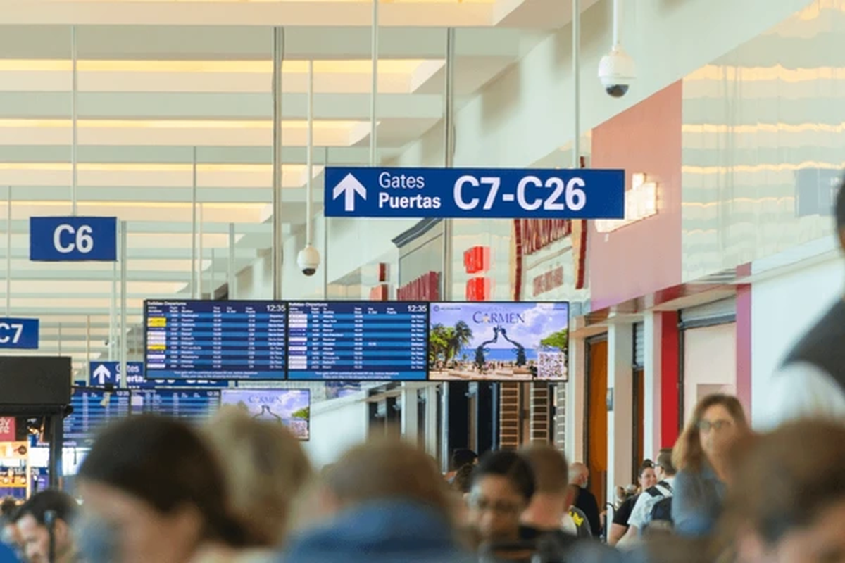 Durante enero de 2026 al Aeropuerto de Cancún ingresaron 937 mil turistas internacionales, 43.7% del total de visitantes por vía aérea a México.