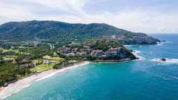 Ixtapa-Zihuatanejo se presenta como un paraíso entre las costas de México.