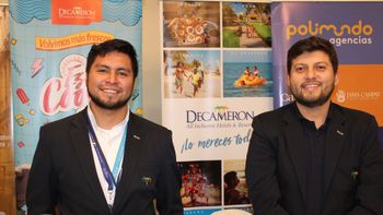 Bryan Morales y Edison Arellano, ejecutivos comerciales de Decameron Ecuador. 