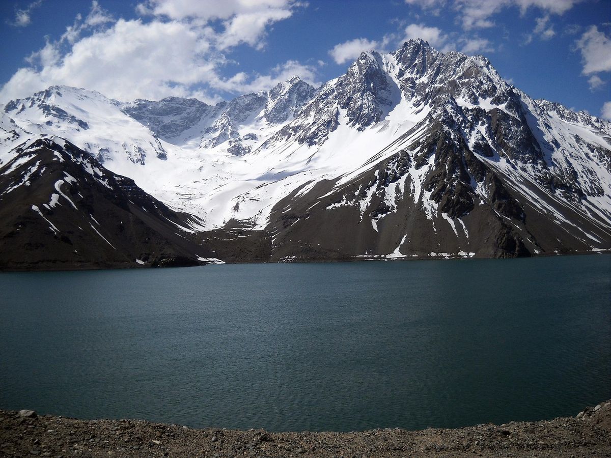 Mundo Dínamo es la empresa que ofrecía experiencias de turismo aventura en el Cajón del Maipo, donde falleció Diego Albornoz, de 23 años de edad. - Ladevi Medios y Soluciones Mundo Dínamo es la empresa que ofrecía experiencias de turismo aventura en el Cajón del Maipo, donde falleció Diego Albornoz, de 23 años de edad.