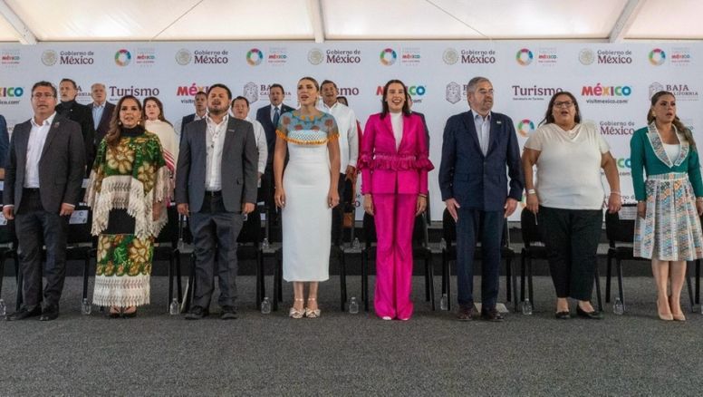 Autoridades federales y estatales durante la inauguración del 49° Tianguis Turístico.&nbsp;