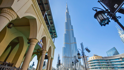 Dubái y Abu Dhabi pagan el alojamiento de los turistas varados por la guerra